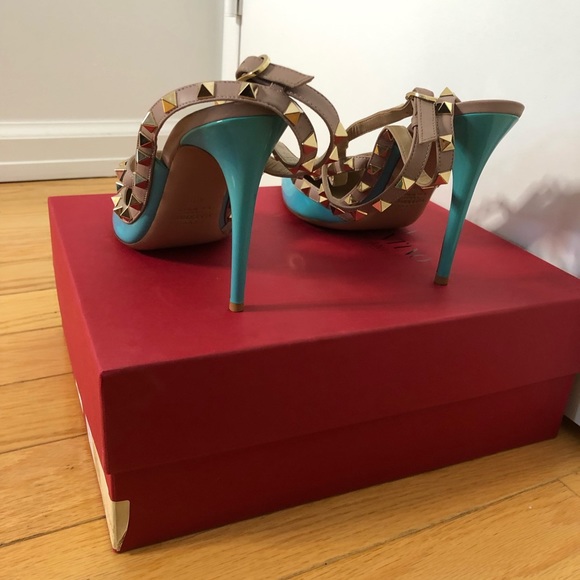 Valentino Rockstud Slingback Pump - Picture 3 of 7